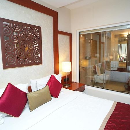 The Altruist Business Hotel Hitech Haïdarabad Extérieur photo
