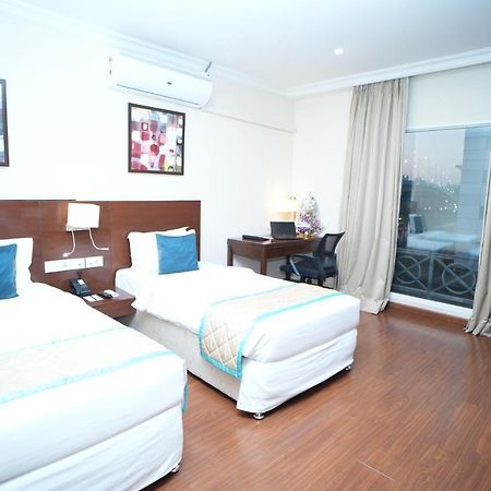 The Altruist Business Hotel Hitech Haïdarabad Extérieur photo
