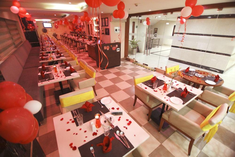 The Altruist Business Hotel Hitech Haïdarabad Extérieur photo