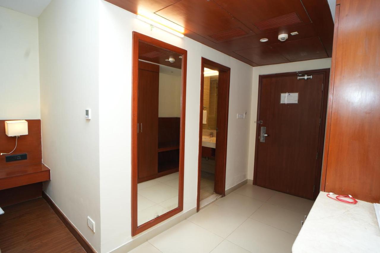 The Altruist Business Hotel Hitech Haïdarabad Extérieur photo