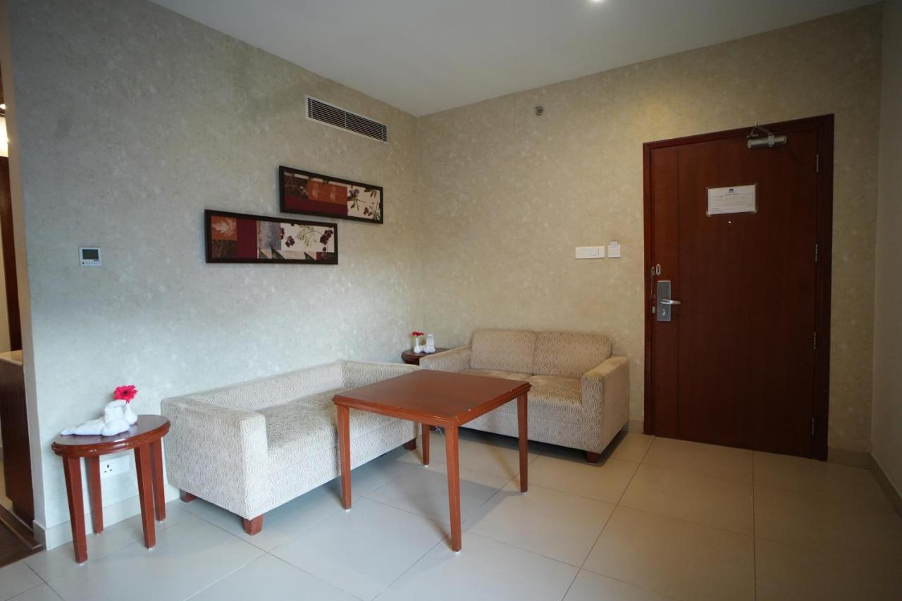 The Altruist Business Hotel Hitech Haïdarabad Extérieur photo