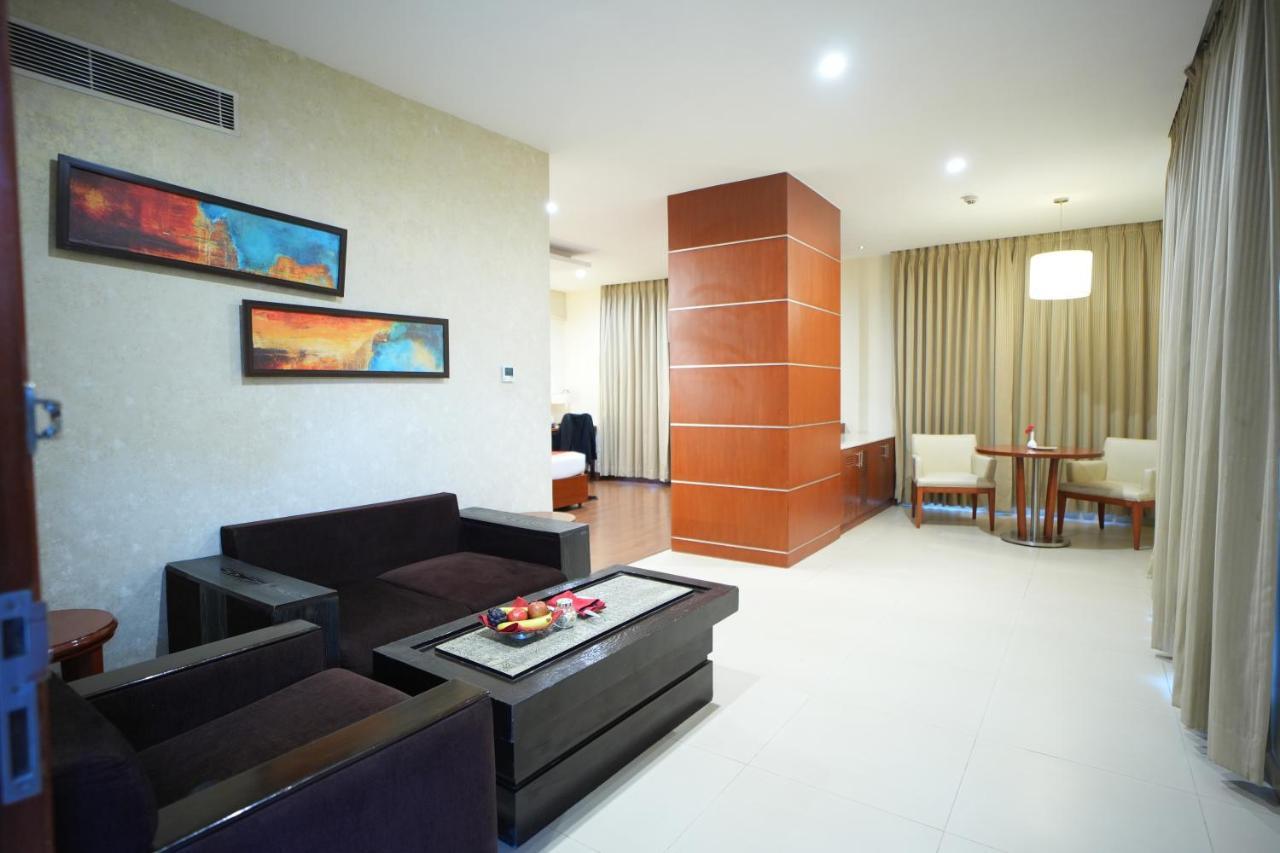 The Altruist Business Hotel Hitech Haïdarabad Extérieur photo