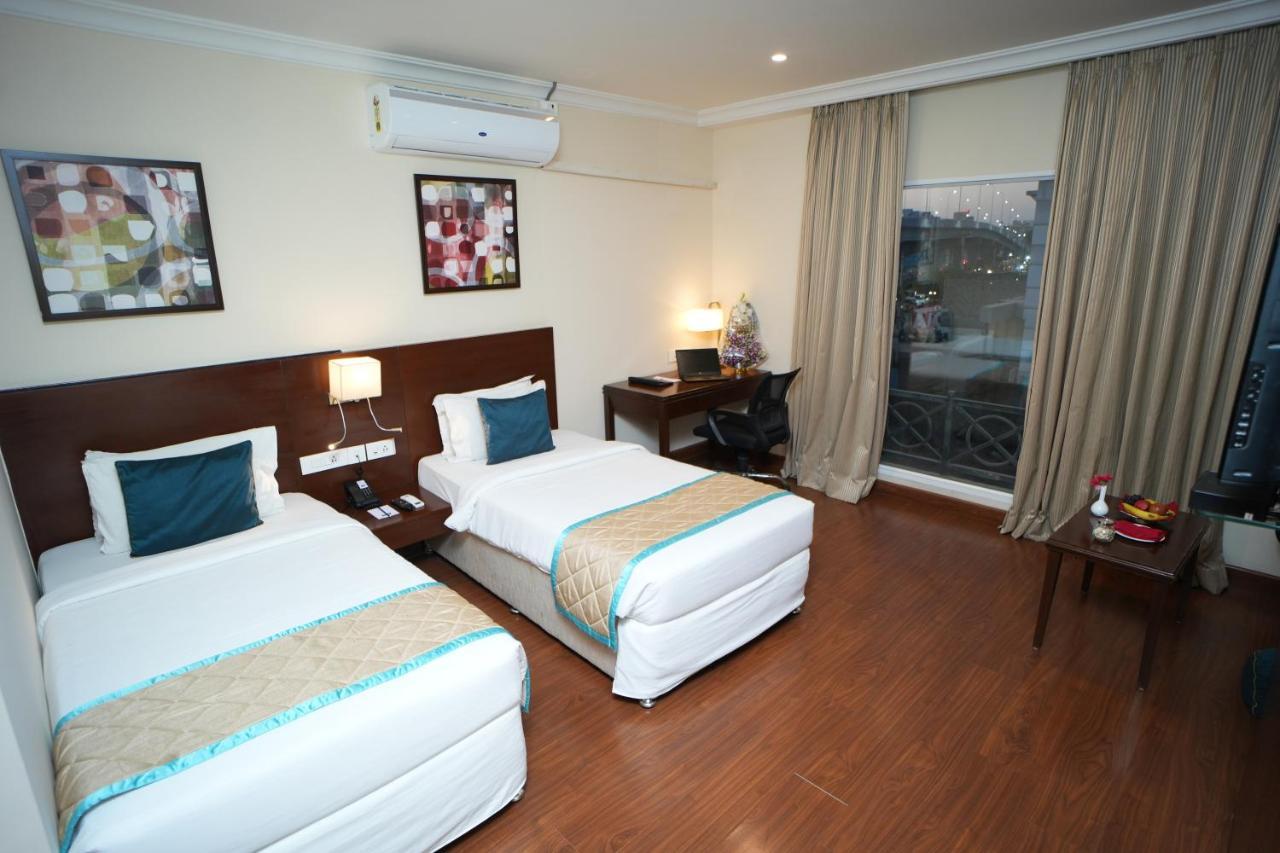 The Altruist Business Hotel Hitech Haïdarabad Extérieur photo