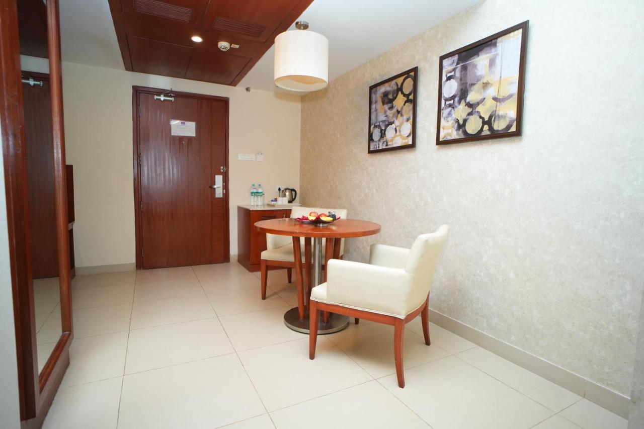 The Altruist Business Hotel Hitech Haïdarabad Extérieur photo