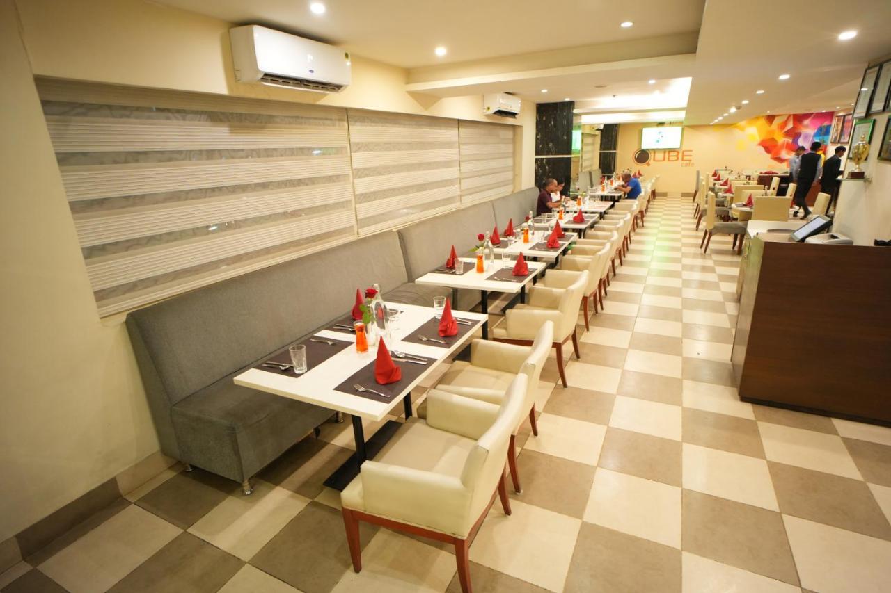 The Altruist Business Hotel Hitech Haïdarabad Extérieur photo