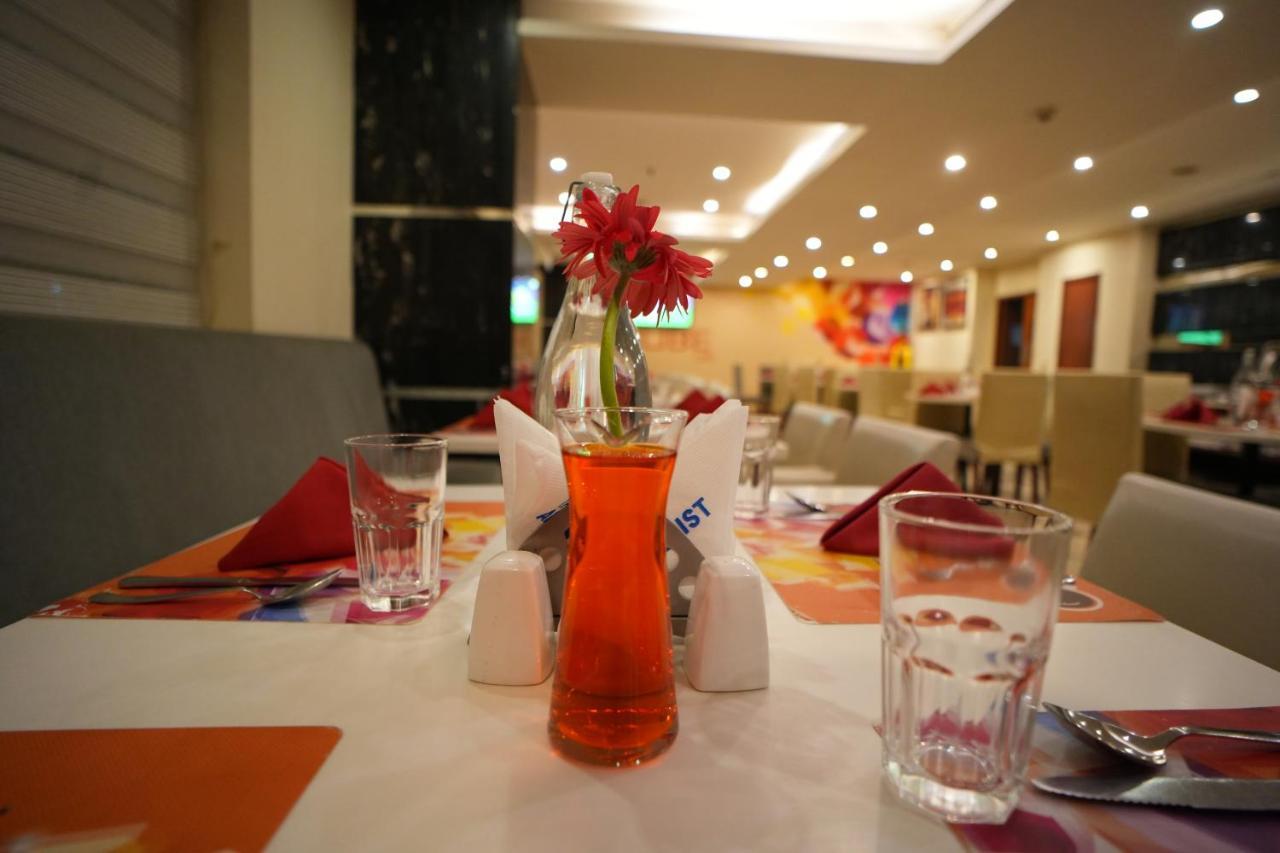 The Altruist Business Hotel Hitech Haïdarabad Extérieur photo