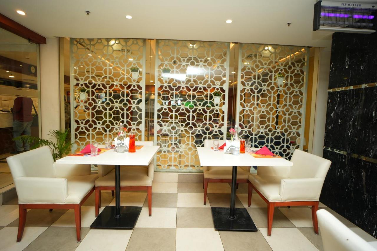 The Altruist Business Hotel Hitech Haïdarabad Extérieur photo
