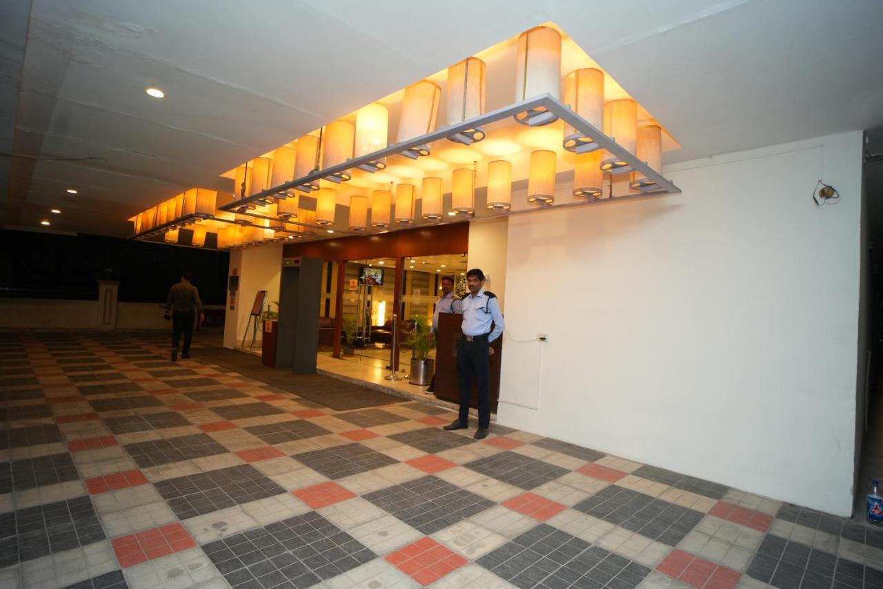 The Altruist Business Hotel Hitech Haïdarabad Extérieur photo