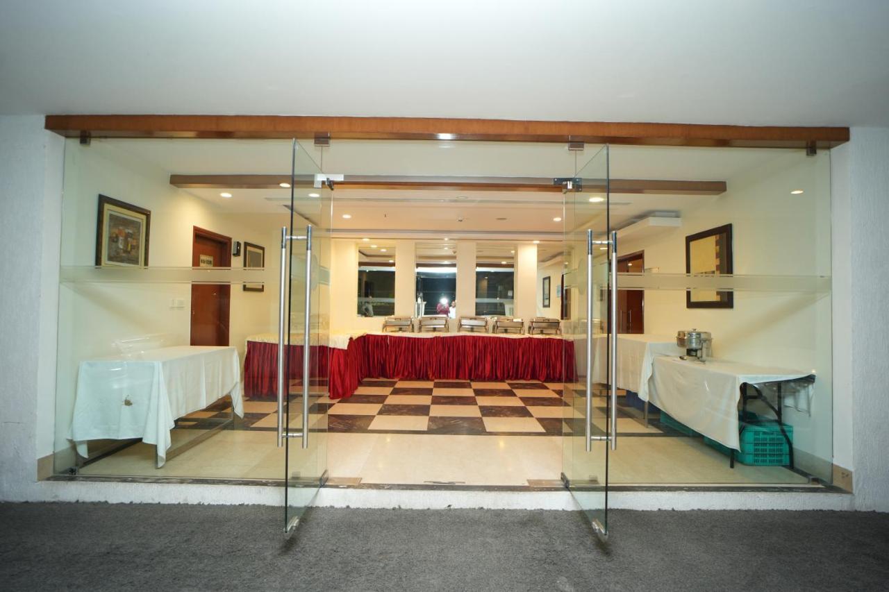 The Altruist Business Hotel Hitech Haïdarabad Extérieur photo