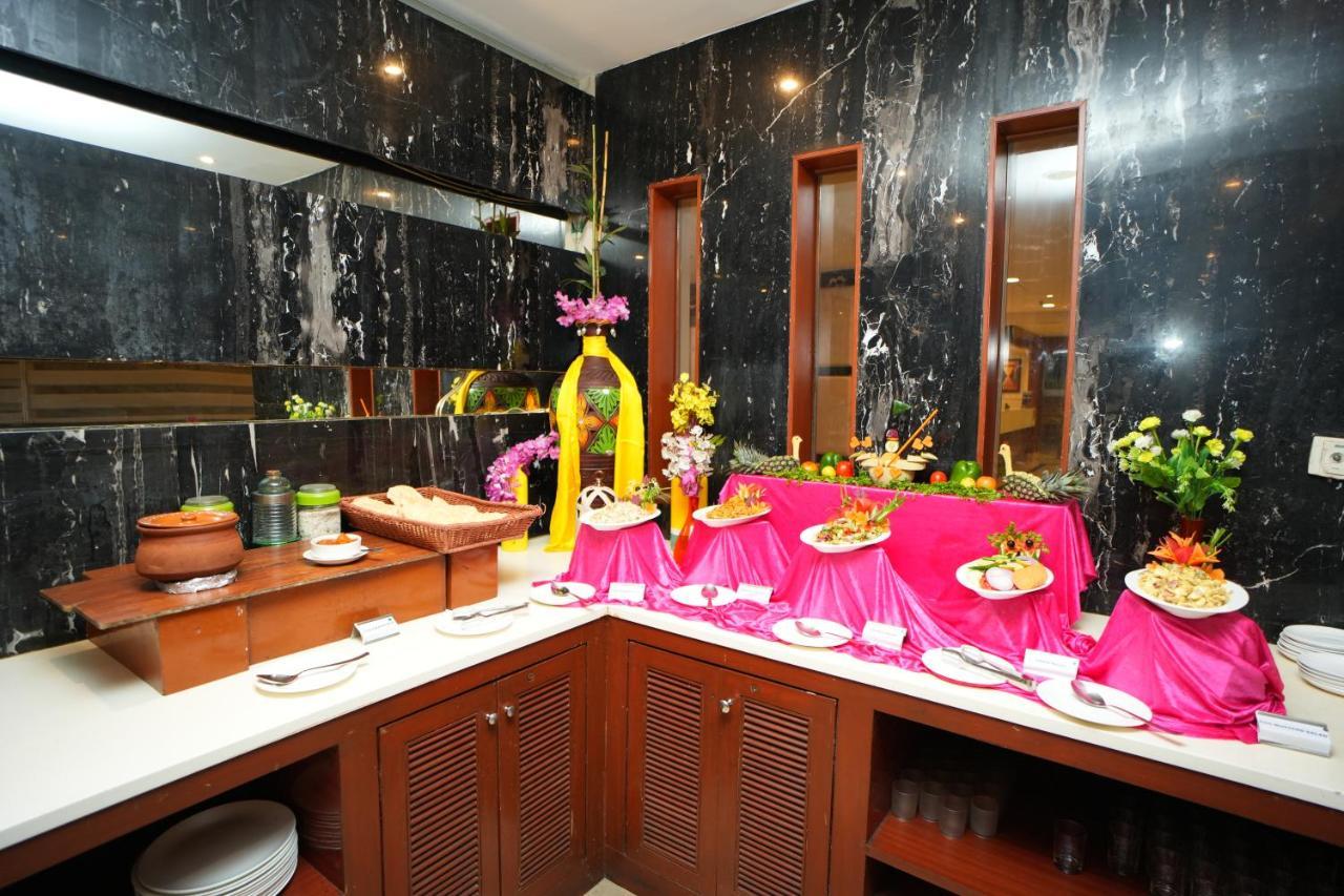 The Altruist Business Hotel Hitech Haïdarabad Extérieur photo