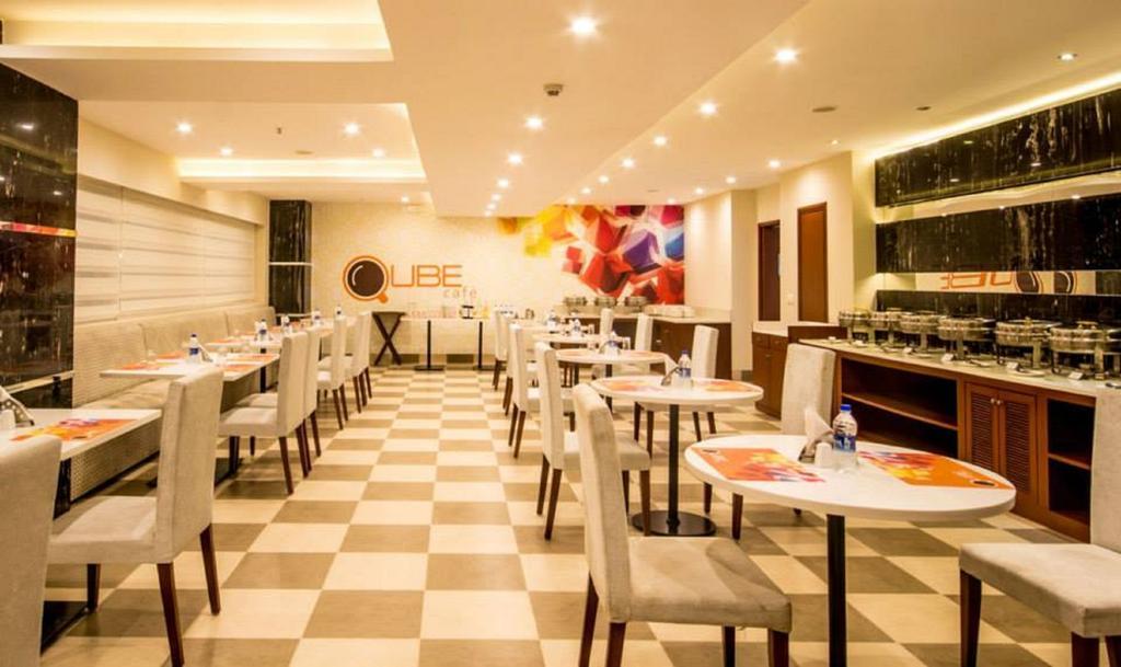 The Altruist Business Hotel Hitech Haïdarabad Extérieur photo